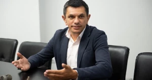Андрей Саркисян.