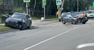 В Барнауле произошло жесткое ДТП на перекрестке Комсомольский-Партизанская.