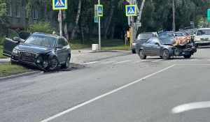 В Барнауле произошло жесткое ДТП на перекрестке Комсомольский-Партизанская.