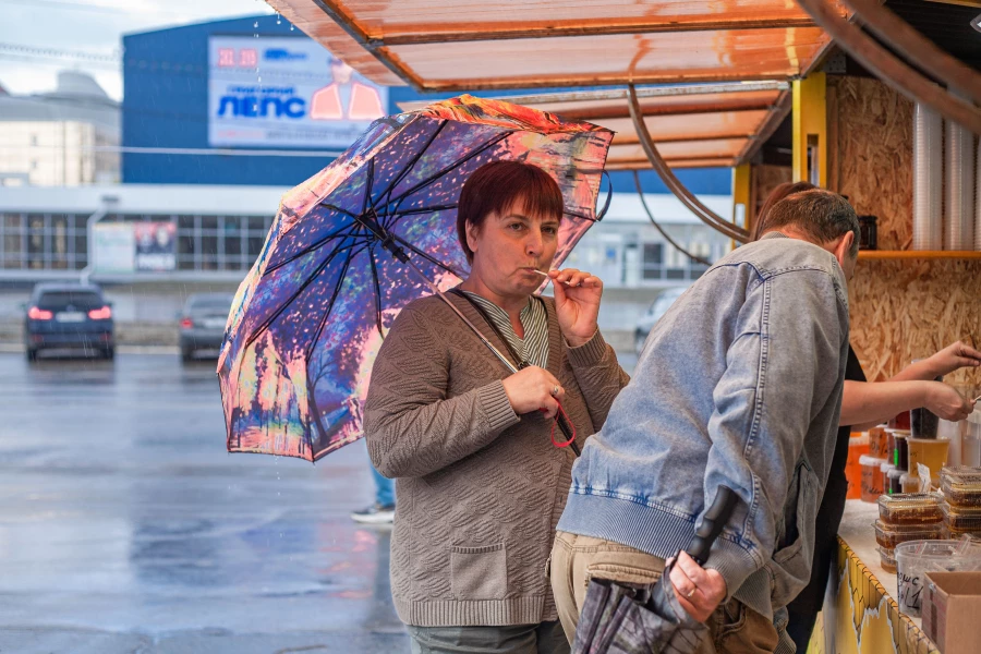 Медовая ярмарка на площади Сахарова. Мед