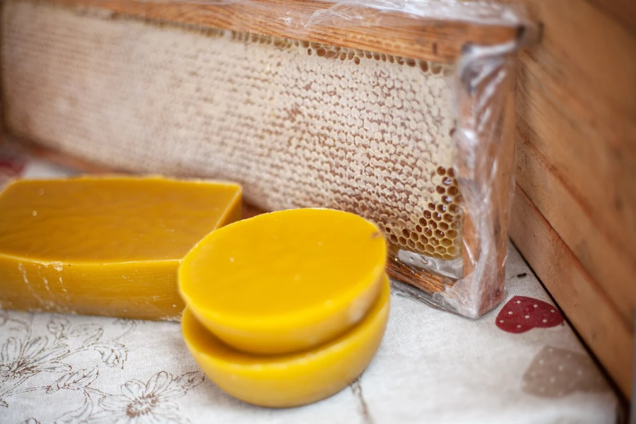 Медовая ярмарка на площади Сахарова. Мед