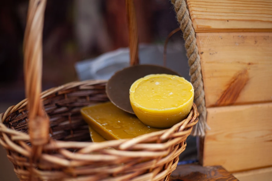 Медовая ярмарка на площади Сахарова. Мед