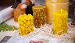 Медовая ярмарка на площади Сахарова. Мед