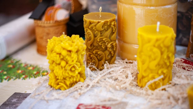 Медовая ярмарка на площади Сахарова. Мед