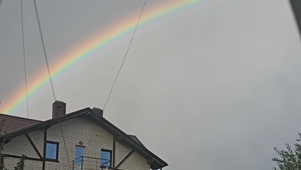 В небе над Барнаулом появилась удивительная радуга