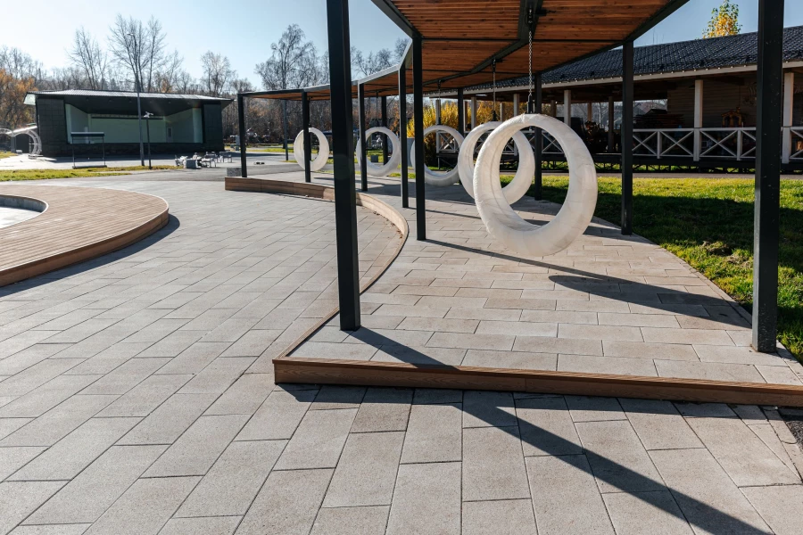 Благоустройство территорий с использованием плитки АЛОМ. Парк «Центральный», г. Барнаул.