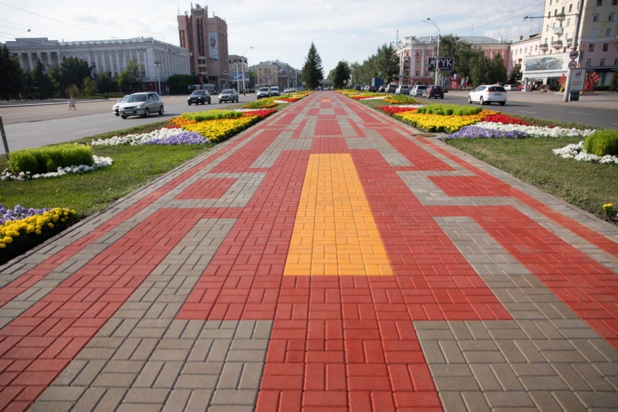 Благоустройство территорий с использованием плитки АЛОМ. Проспект Ленина, г. Барнаул.