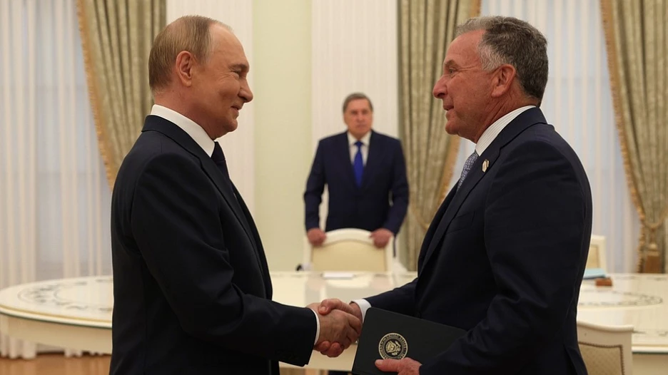 Владимир Путин со спецпосланником президента США Стивеном Уиткоффом.