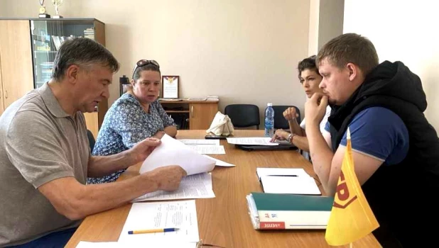 Александр Терентьев ведет личный прием граждан.