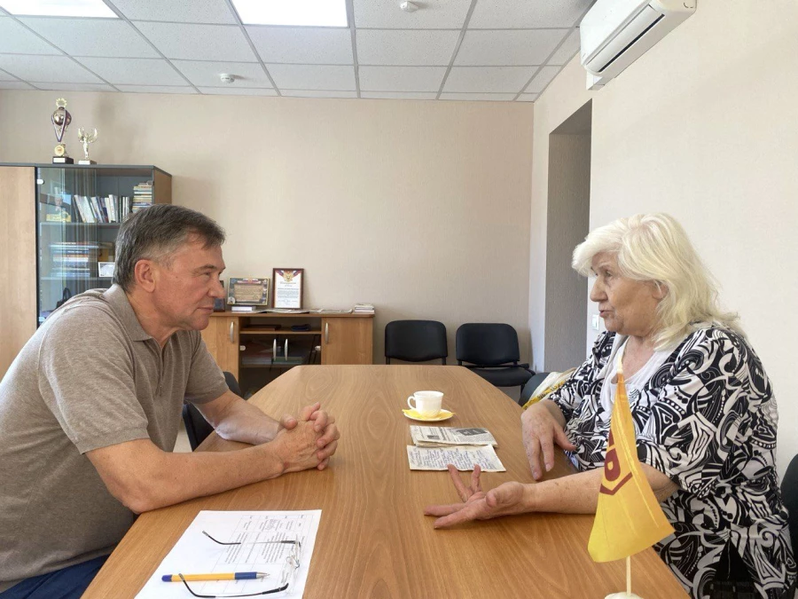 Александр Терентьев ведет личный прием граждан.