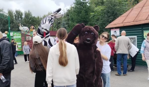 Барнаульский зоопарк "Лесная сказка" отметил 15-летний юбилей.