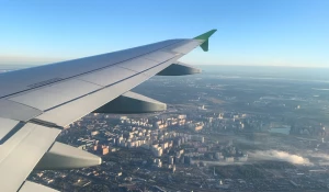 Крыло самолета S7.