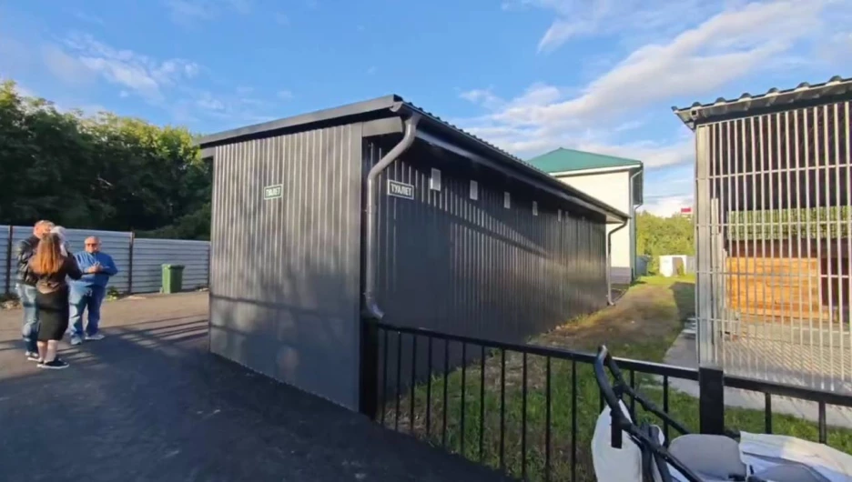 Туалет в зоопарке. 