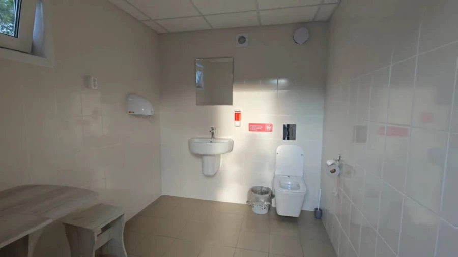 Туалет в зоопарке. 