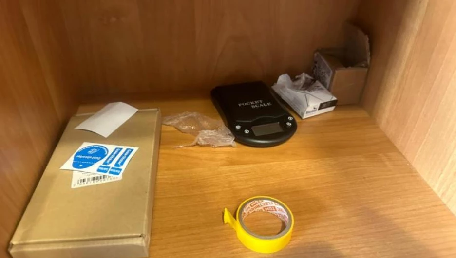 В Барнауле задержали 18-летнюю рецидивистку с гашишем.