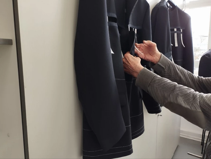 Портной Иконников. Легкая промышленность. Шитье