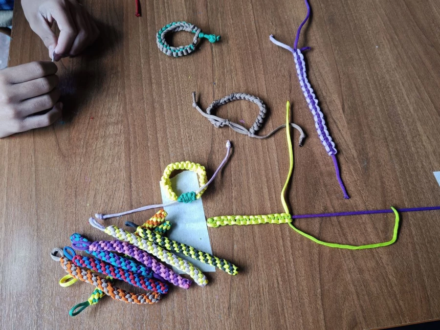 Браслеты и украшения