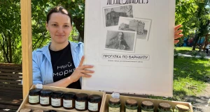 Жительница Барнаула создала коллекцию свечей с запахом истории Горного города.