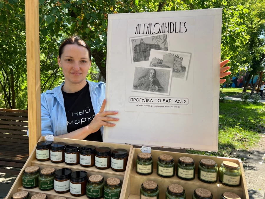 Жительница Барнаула создала коллекцию свечей с запахом истории Горного города.