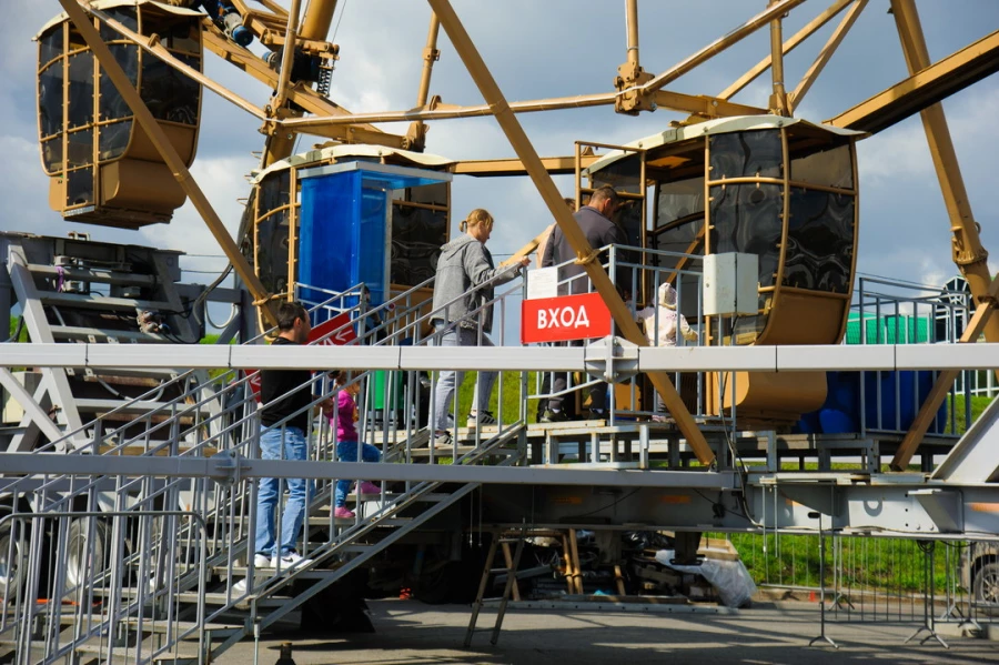 Фоторепортаж с нового колеса обозрения и Нагорного парка 