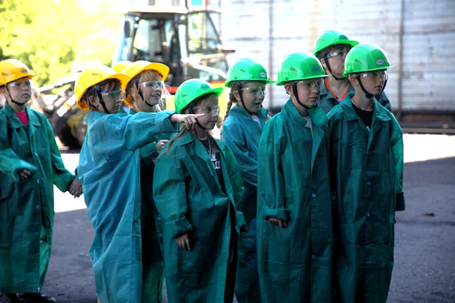 Алтай-Кокс проводит экскурсии для детей, отдыхающих этим летом в лагере корпоративного санатория-профилактория «Бодрость».