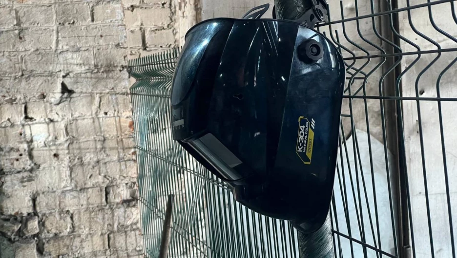 Завод. Производство. Металлообработка. Сварочная маска.