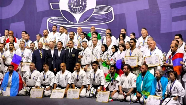 В Москве состоялся Международный форум «Каратэ и общество» и I Кубок Мира Мастеров.