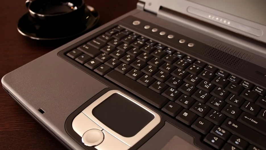 Ноутбук, работа за компьютером. 