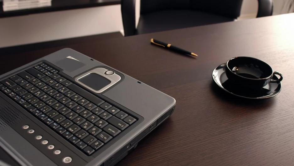 Ноутбук, работа за компьютером. 