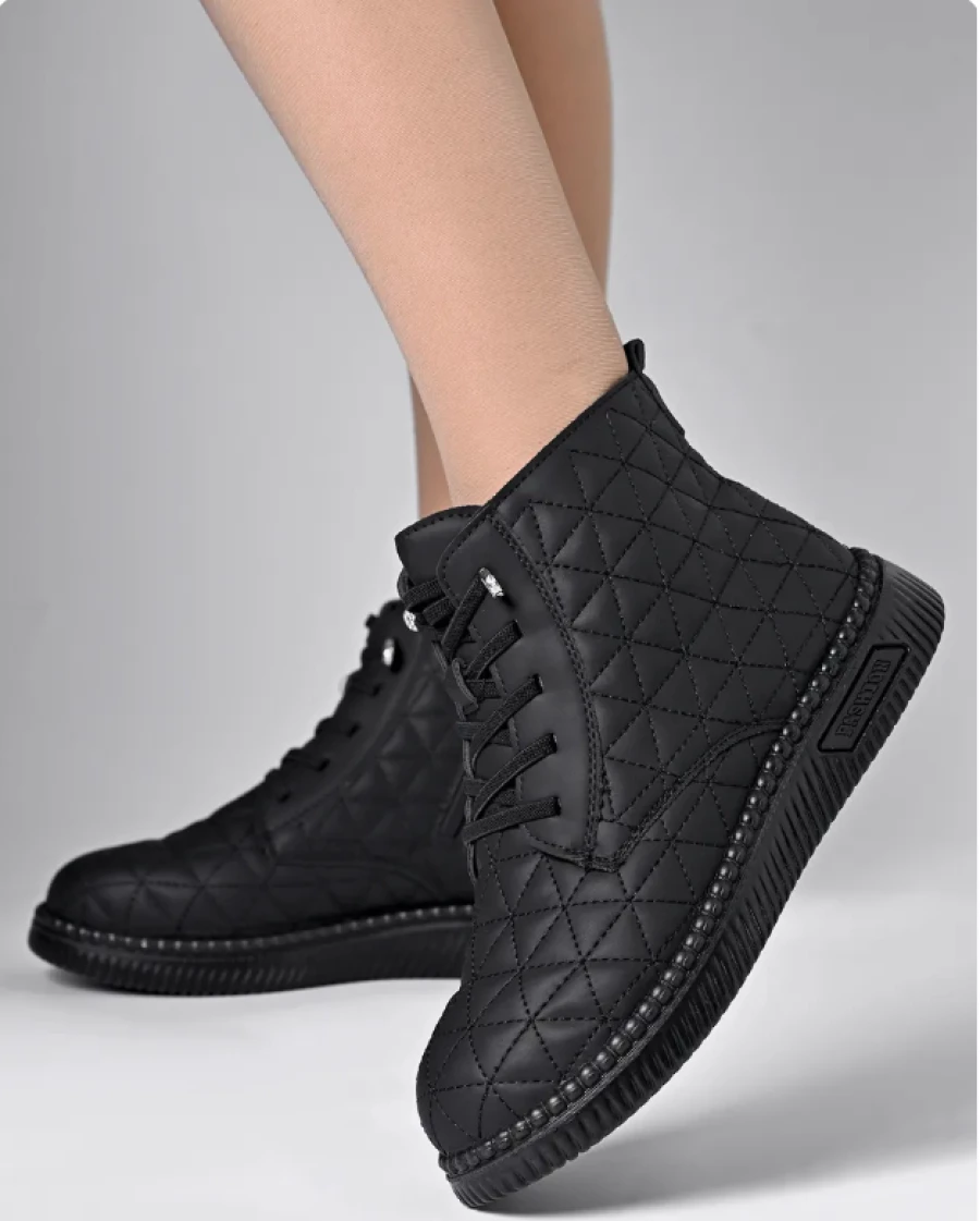 Осенние ботинки на плоской подошве.