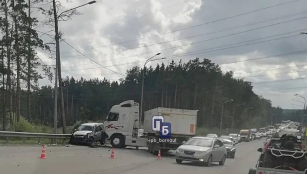 В массовом ДТП на шоссе Ленточный бор пострадал ребенок