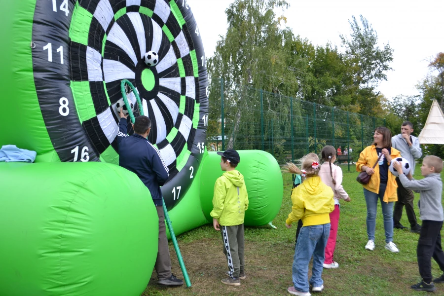 «Алтайские бренды» развлекают и кормят своих гостей 