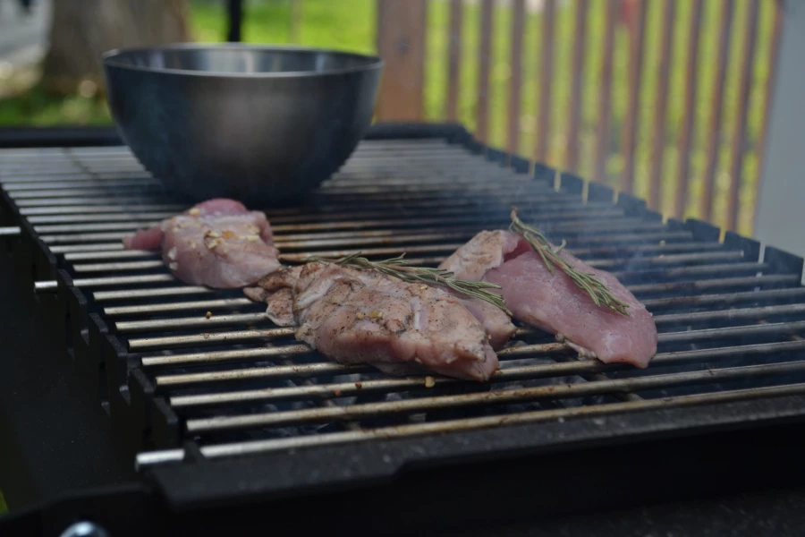 «Алтайские бренды» развлекают и кормят своих гостей 