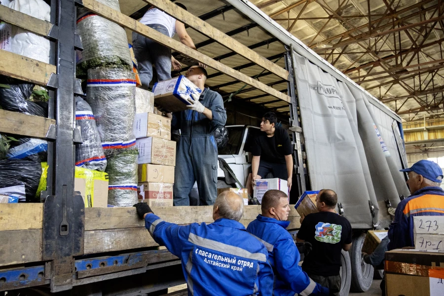 В зону проведения специальной военной операции отправлена очередная партия гуманитарного груза.