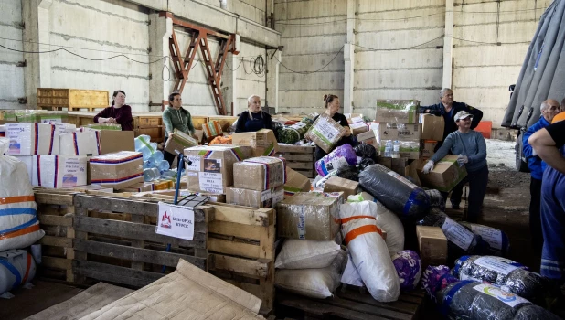 В зону проведения специальной военной операции отправлена очередная партия гуманитарного груза.