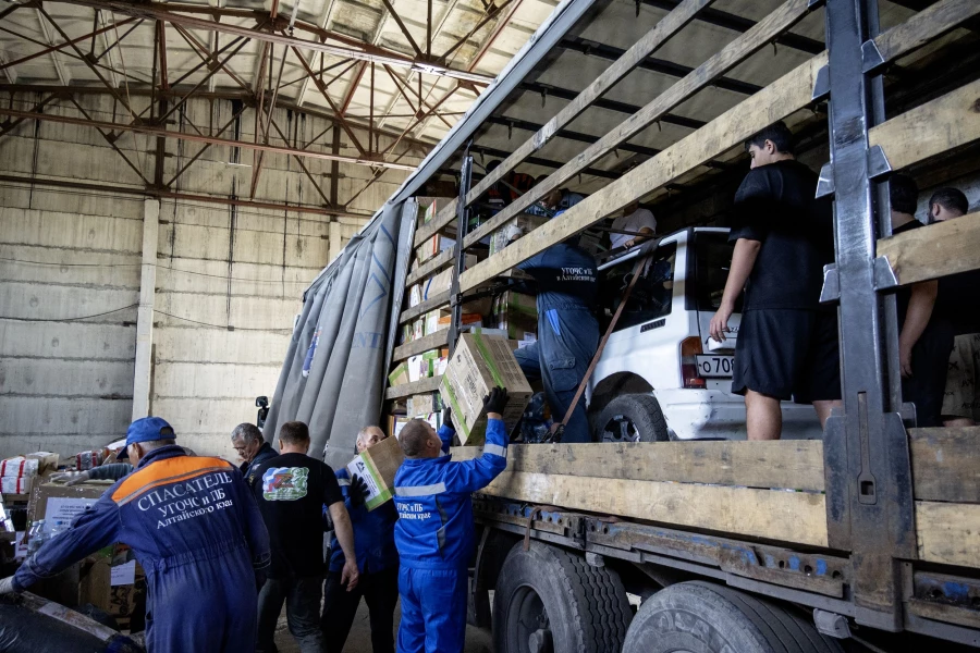 В зону проведения специальной военной операции отправлена очередная партия гуманитарного груза.