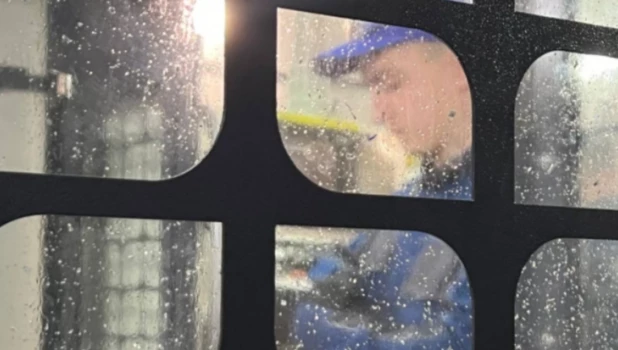 Завод. Производство. Металлообработка. Станок. Рабочий.