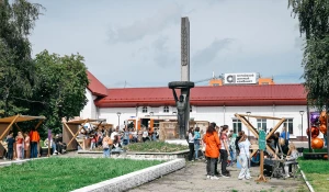 Алтайский шинный комбинат организовал яркий и радостный праздник для детей своих работников — «Звездочки АШК».