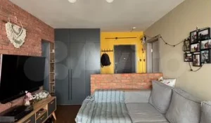 Квартиру в стиле лофт продают в «одном из самых любимых» ЖК Барнаула за 7 млн рублей.