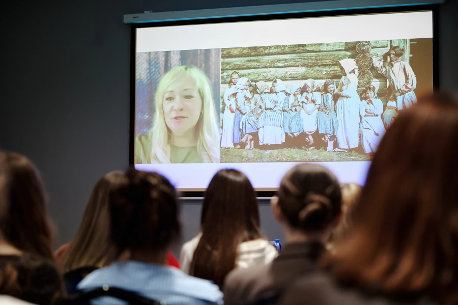 Наталья Серегина, этнолог, автор книги «Интимная Русь. Жизнь без Домостроя, грех, любовь и колдовство». Форум «В фокусе — здоровье», компании «Гедеон Рихтер» 2025.