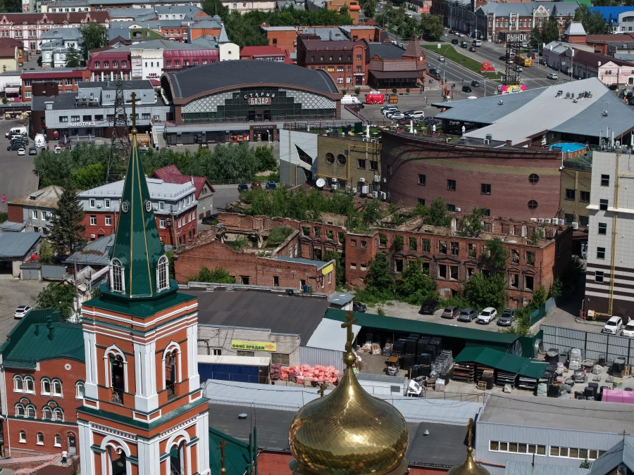 Дом Поскотинова до уборки, лето 2025.