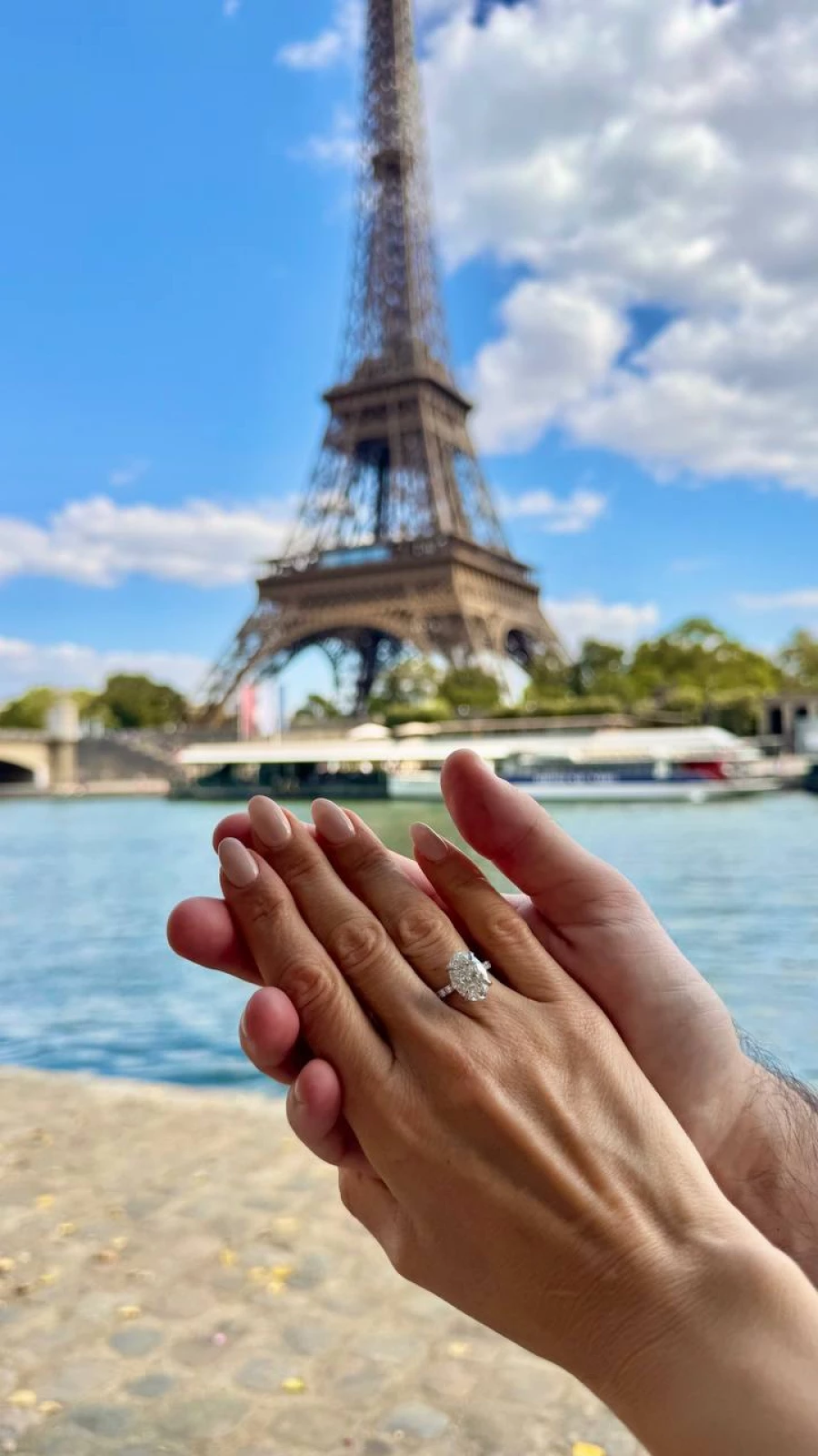 Анфиса Чехова с женихом Александром Златопольским в Париже.