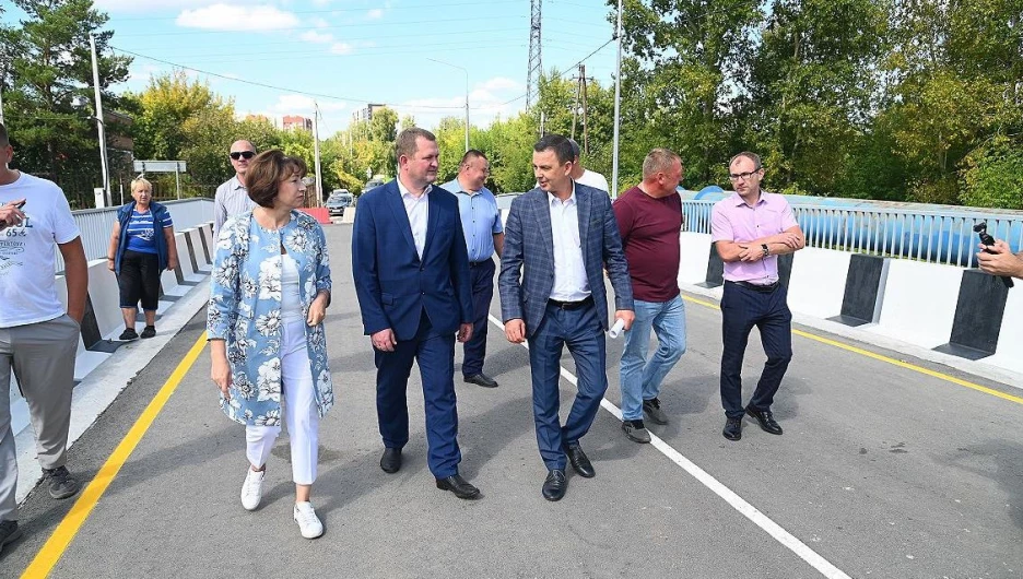 Движение по Ташкентскому мосту открыли в Барнауле.