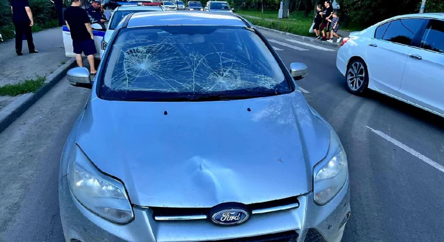 Водитель «Форд Фокуса» сбил двух подростков в Бийске.