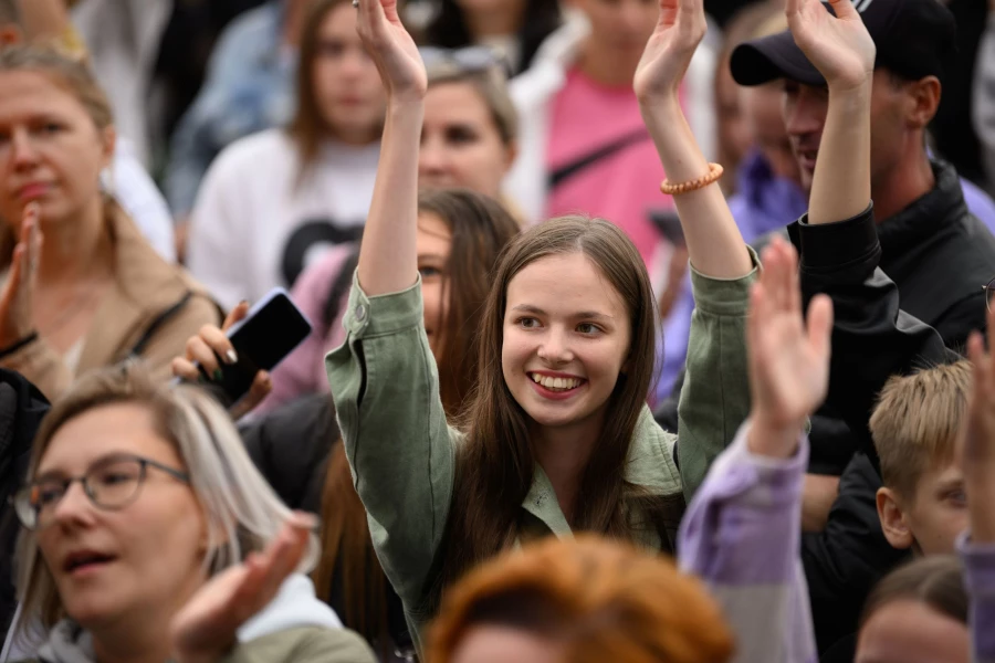 Праздник на улице Мало-Тобольской.