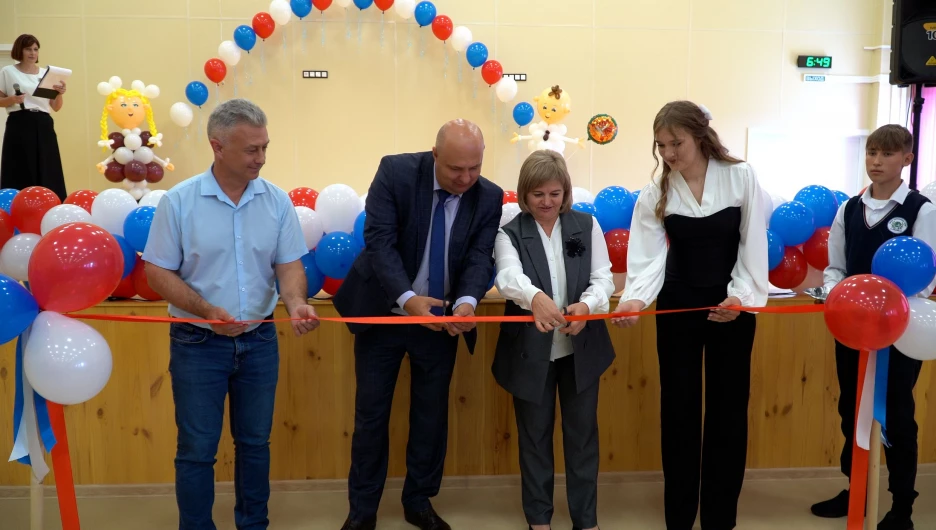 Открытие 1 сентября новой школы в селе Орлово Немецкого национального района.