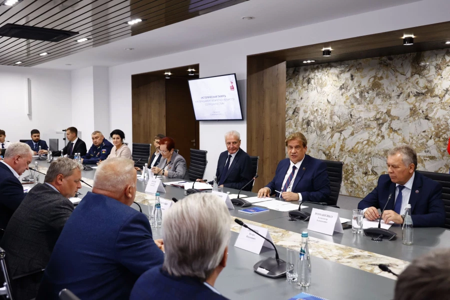 Подписание соглашения о сотрудничестве между законодательными органами четырех субъектов РФ.