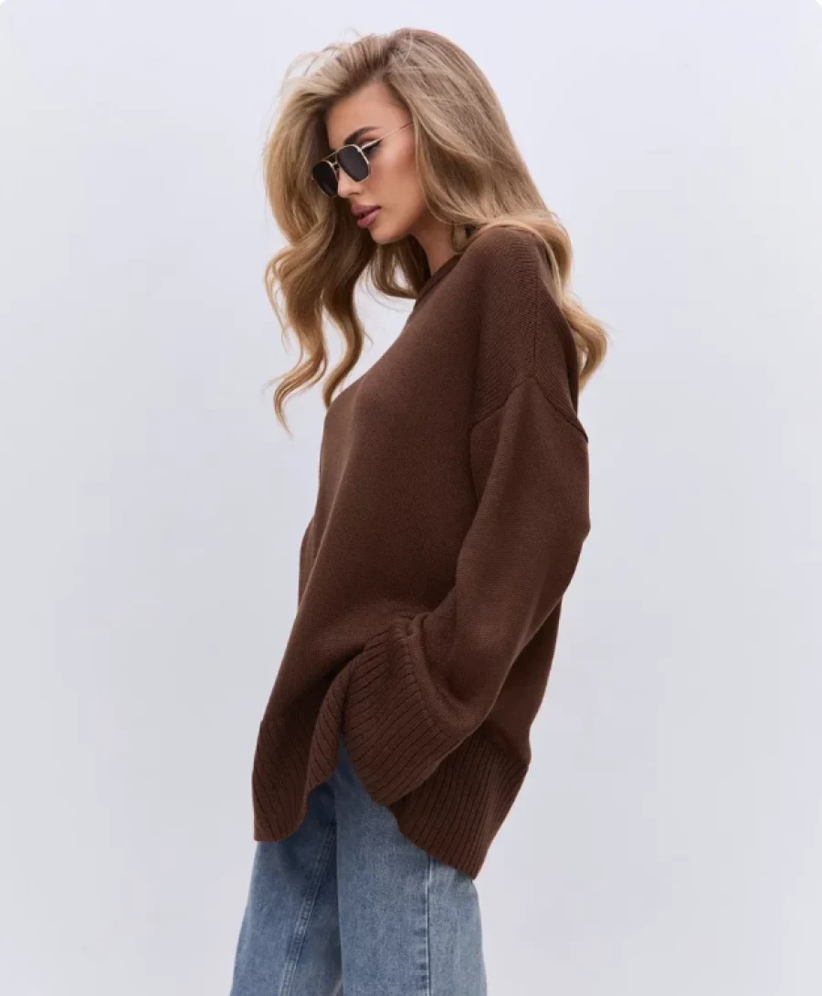 Удлиненный теплый свитер - тренд этого сезона