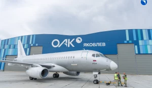 Импортозамещенный самолет SJ-100.