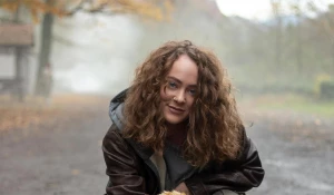 Аглая Тарасова в фильме «Диагноз "Везучая"».